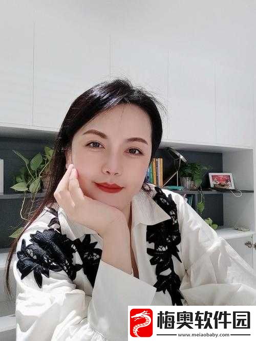 果冻传媒我的女老板：职场风云与她的独特魅力