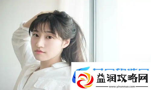 一面膜胸口一面吃下部位片段：提升肌肤弹性与紧致-完美护理从这里开始！