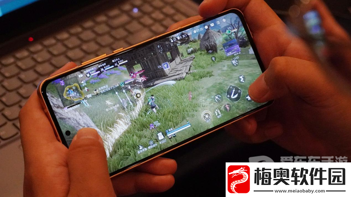 大型手游“帧数拉满”-骁龙8至尊版游戏表现强悍