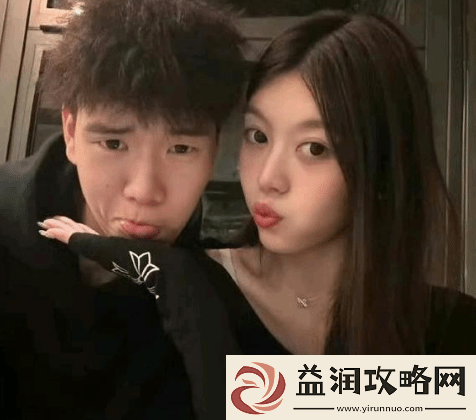 球员将女友藏行李箱带宿舍通宵补课引热议