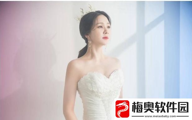 ysl蜜桃色www悄然走红-大街上人人都涂：今夏的热门色彩魅力太大了！